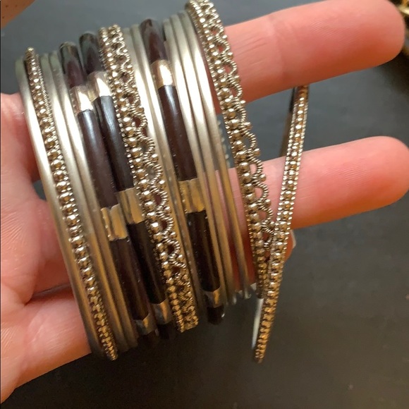 Assorted bangles - Picture 4 of 6